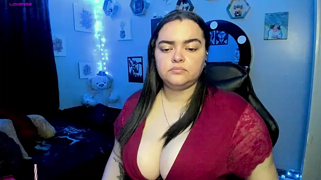 Snapshot of Luise_Meyrink chatting on 02.27.25 Luise Meyrink online show from 02.27.25