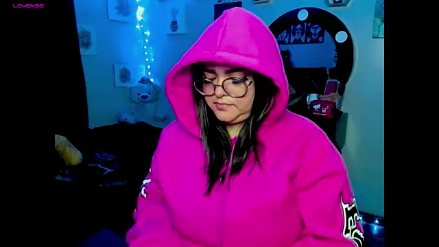 Snapshot of Luise_Meyrink chatting on 02.28.25 Luise Meyrink online show from 02.28.25