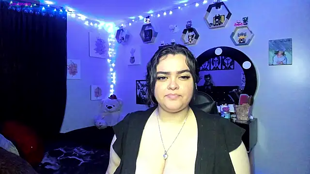 Snapshot of Luise_Meyrink chatting on 02.28.25 Luise Meyrink online show from 02.28.25