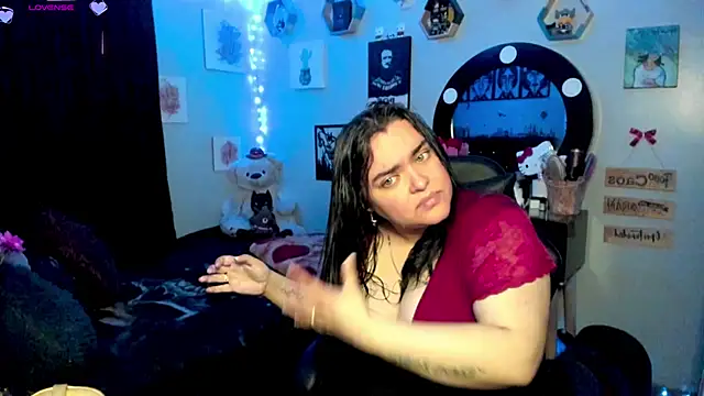 Snapshot of Luise_Meyrink chatting on 03.12.25 Luise Meyrink online show from 03.12.25