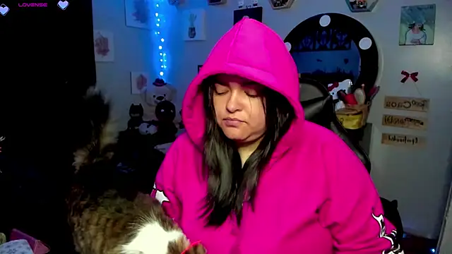 Snapshot of Luise_Meyrink chatting on 03.16.25 Luise Meyrink online show from 03.16.25