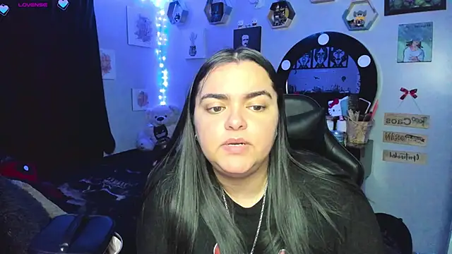 Snapshot of Luise_Meyrink chatting on 03.23.25 Luise Meyrink online show from 03.23.25