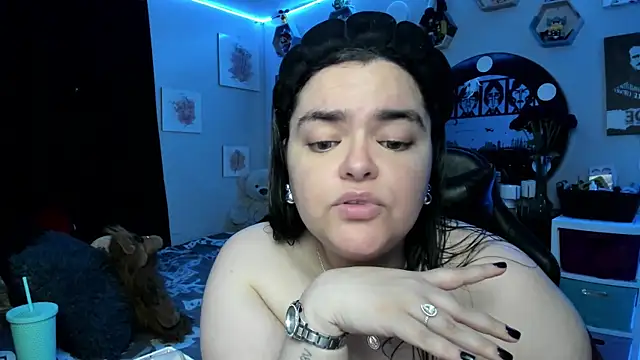 Snapshot of Luise_Meyrink chatting on 10.15.25 Luise Meyrink online show from 10.15.25