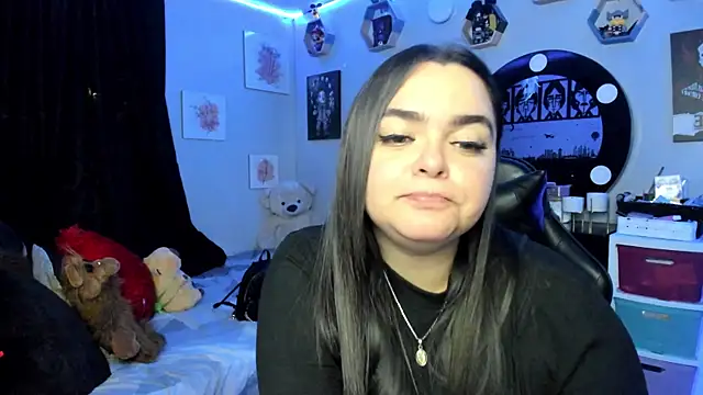 Snapshot of Luise_Meyrink chatting on 10.26.25 Luise Meyrink online show from 10.26.25