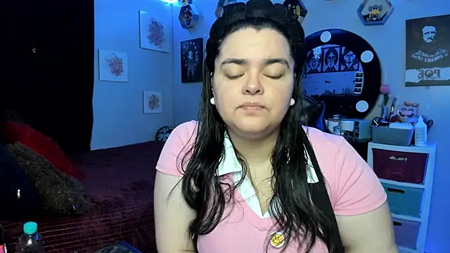 Snapshot of Luise_Meyrink chatting on 02.14.26 Luise Meyrink online show from 02.14.26