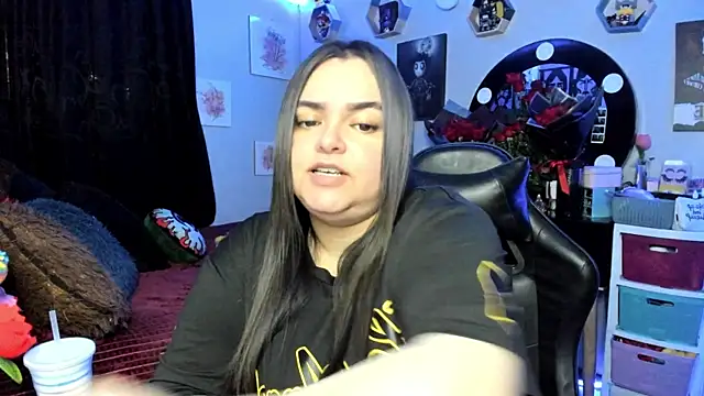 Snapshot of Luise_Meyrink chatting on 02.17.26 Luise Meyrink online show from 02.17.26