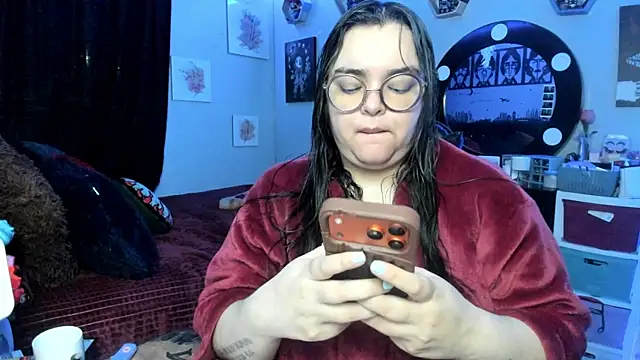 Snapshot of Luise_Meyrink chatting on 02.21.26 Luise Meyrink online show from 02.21.26