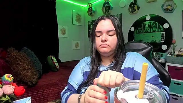 Snapshot of Luise_Meyrink chatting on 02.28.26 Luise Meyrink online show from 02.28.26