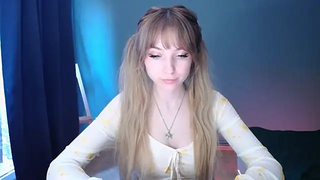 LuciaYoung online show from 02.21.25