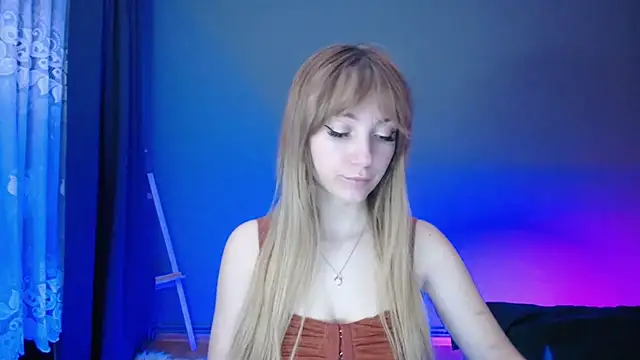 LuciaYoung online show from 03.05.25