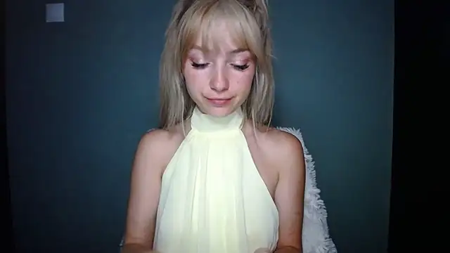 LuciaYoung online show from 09.08.25