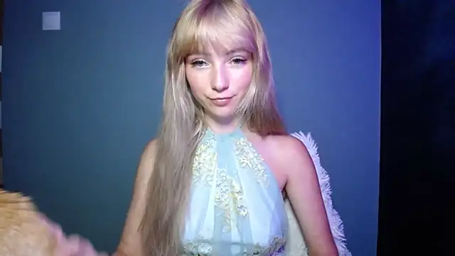 LuciaYoung online show from 09.09.25