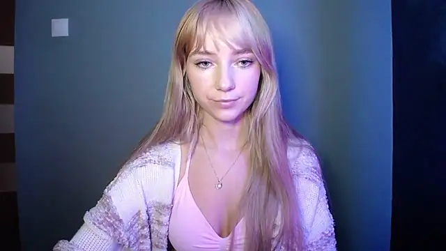 LuciaYoung online show from 09.30.25