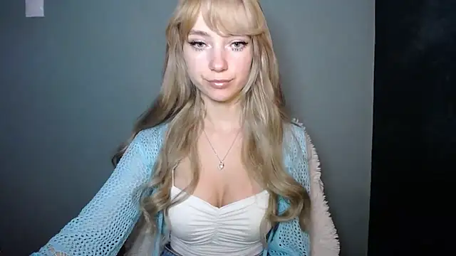 LuciaYoung online show from 10.31.25