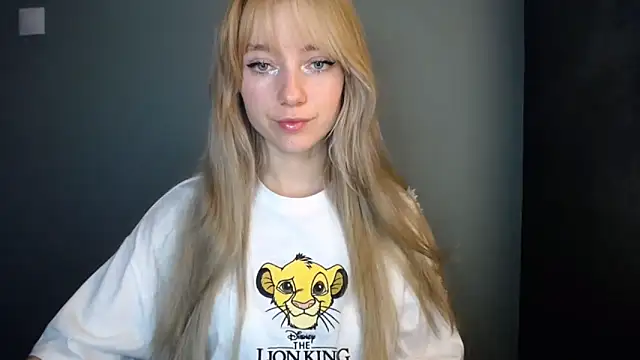 LuciaYoung online show from 11.14.25