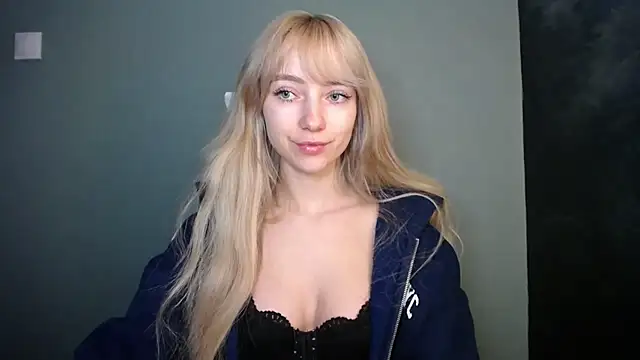 LuciaYoung online show from 04.15.26