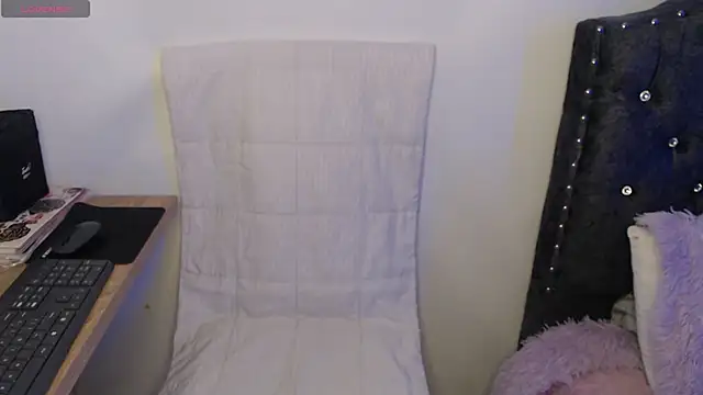 Snapshot of Maiaa_evans chatting on 12.03.24 Maiaa evans online show from 12.03.24