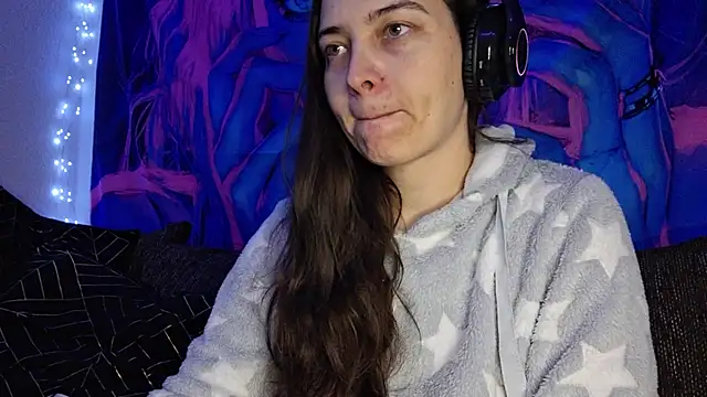 Cyndee Winter online show from 01.08.25