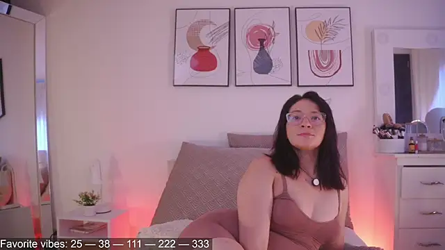 Snapshot of Anah_s chatting on 06.23.26 Anah s online show from 06.23.26