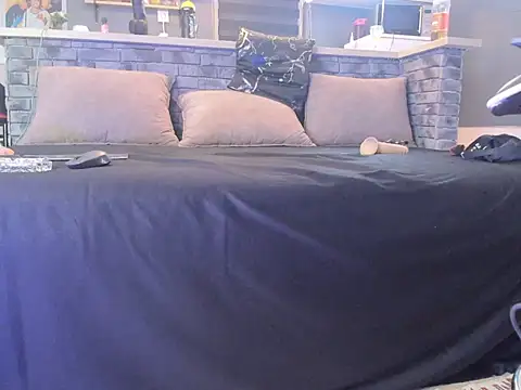 Snapshot of HungarianVersdad chatting on 09.18.25 HungarianVersdad online show from 09.18.25