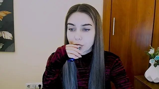 Snapshot of Lili_magic chatting on 02.05.25 Lili magic online show from 02.05.25