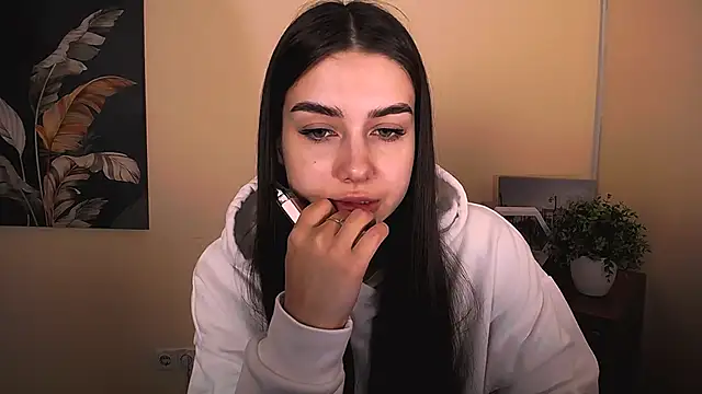 Snapshot of Lili_magic chatting on 10.08.25 Lili magic online show from 10.08.25
