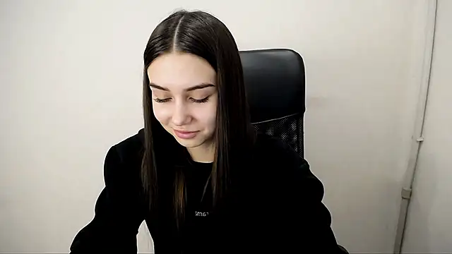 Lili magic online show from 10.24.25