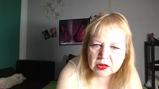Snapshot of Blasflittchen chatting on 05.10.26 Blasflittchen online show from 05.10.26