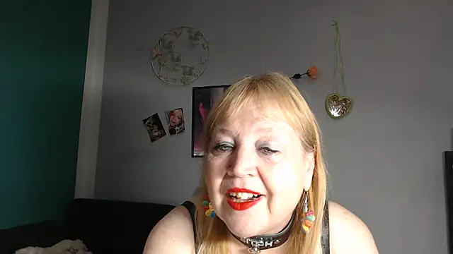 Snapshot of Blasflittchen chatting on 05.23.26 Blasflittchen online show from 05.23.26