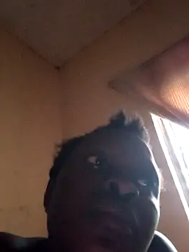 Snapshot of pretty_amaal chatting on 12.28.24 pretty amaal online show from 12.28.24