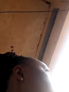 Snapshot of pretty_amaal chatting on 02.21.25 pretty amaal online show from 02.21.25