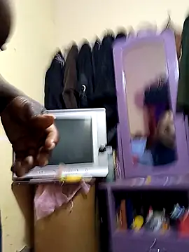 Snapshot of pretty_amaal chatting on 03.05.25 pretty amaal online show from 03.05.25