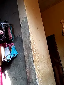 Snapshot of pretty_amaal chatting on 03.11.25 pretty amaal online show from 03.11.25