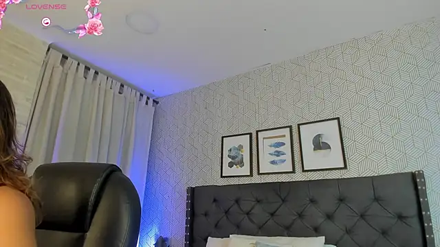 emma  smith1 online show from 03.15.25