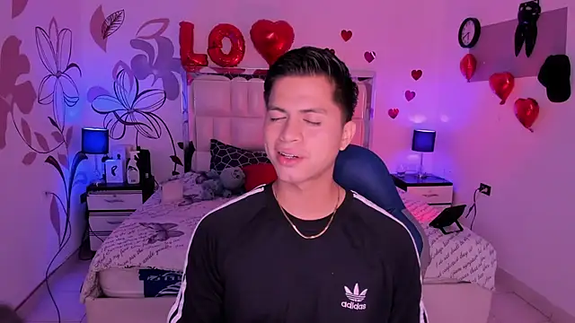 Snapshot of Niicky1_ chatting on 02.16.25 Niicky1  online show from 02.16.25