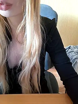 Elza kom online show from 10.23.25