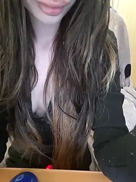 Snapshot of Elza_kom chatting on 05.30.26 Elza kom online show from 05.30.26