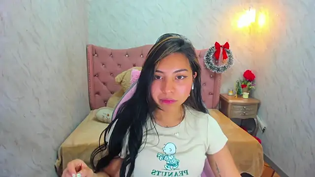 Snapshot of XSmaggiiee chatting on 12.29.24 XSmaggiiee online show from 12.29.24