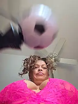 Snapshot of Erotic_and_Exotic chatting on 06.27.26 Erotic and Exotic online show from 06.27.26