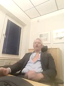 tom-swede online show from 01.07.25