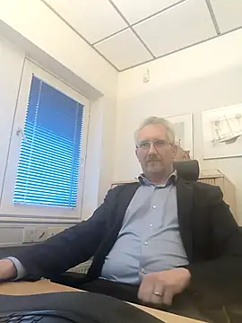 tom-swede online show from 03.11.25