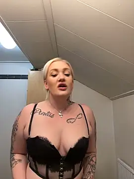 Snapshot of QueenOfFknBj chatting on 12.27.24 QueenOfFknBj online show from 12.27.24