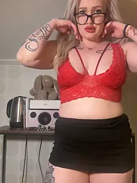 Snapshot of QueenOfFknBj chatting on 03.09.25 QueenOfFknBj online show from 03.09.25