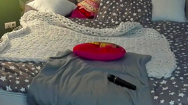 RosieMoons online show from 02.04.25