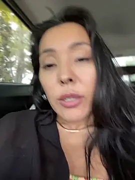 Snapshot of IzanamiTime chatting on 01.14.25 IzanamiTime online show from 01.14.25