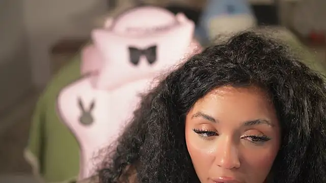 Snapshot of Moan4u chatting on 12.16.24 Moan4u online show from 12.16.24