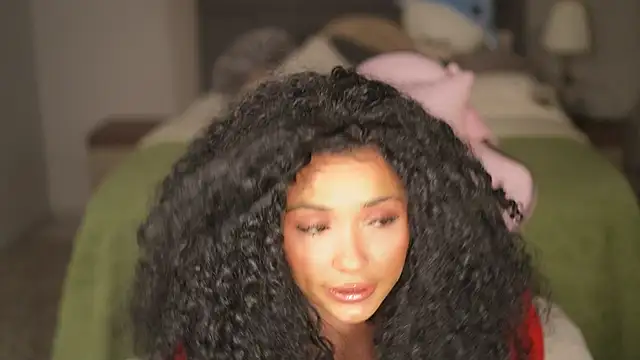 Snapshot of Moan4u chatting on 12.19.24 Moan4u online show from 12.19.24