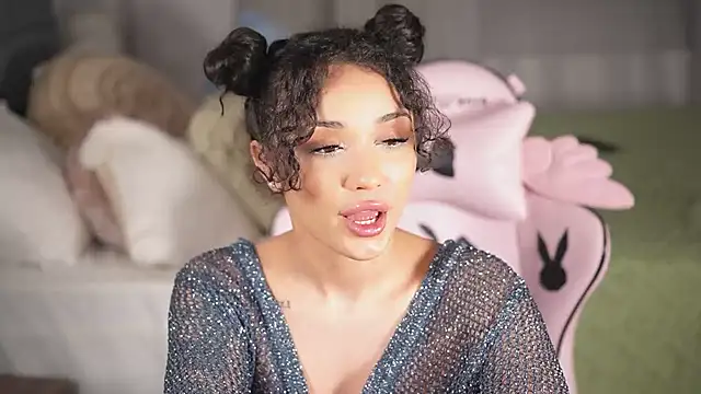 Snapshot of Moan4u chatting on 01.24.25 Moan4u online show from 01.24.25