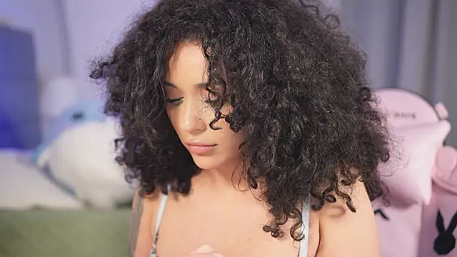 Snapshot of Moan4u chatting on 01.28.25 Moan4u online show from 01.28.25