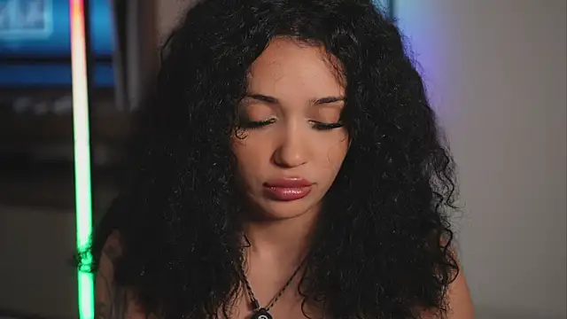 Snapshot of Moan4u chatting on 09.20.25 Moan4u online show from 09.20.25